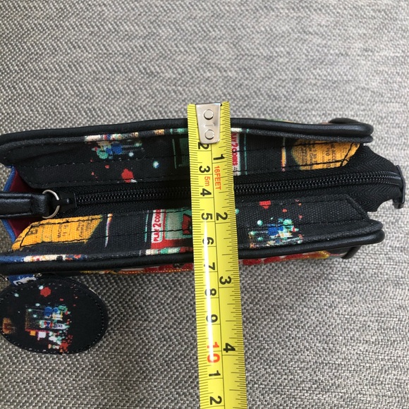 Las Vegas Makeup Bag - Picture 7 of 8